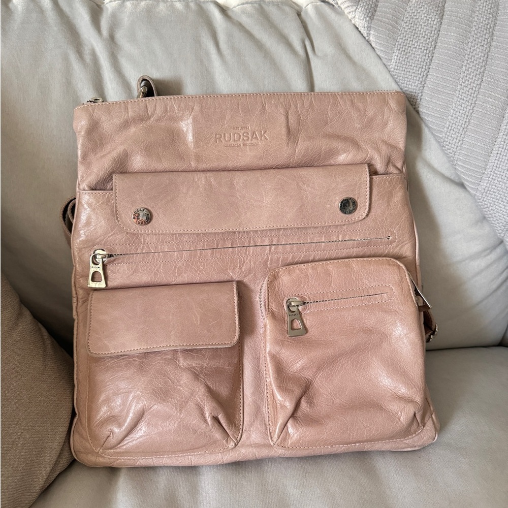 Rudsak Bordeaux Leather Sully Crossbody 12”x13” amazing condition - earthy pink